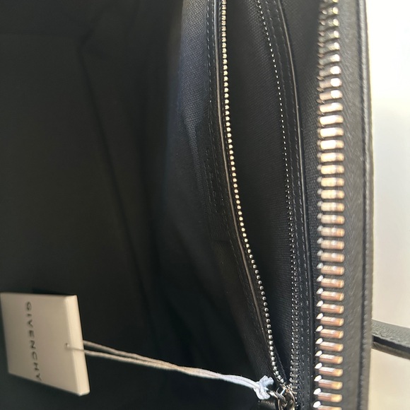 Givenchy Antigona Medium - Picture 8 of 15